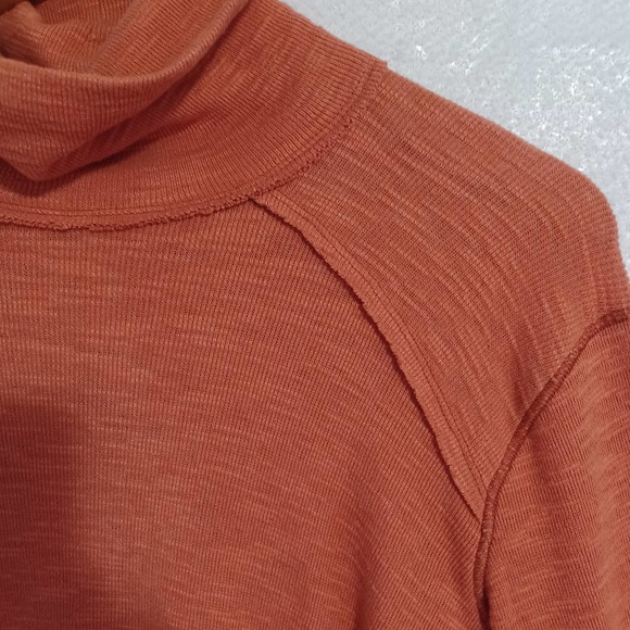 We The Free Size XS Long Sleeve Split Back Turtleneck Raw Seams Rust Orange - Picture 3 of 8